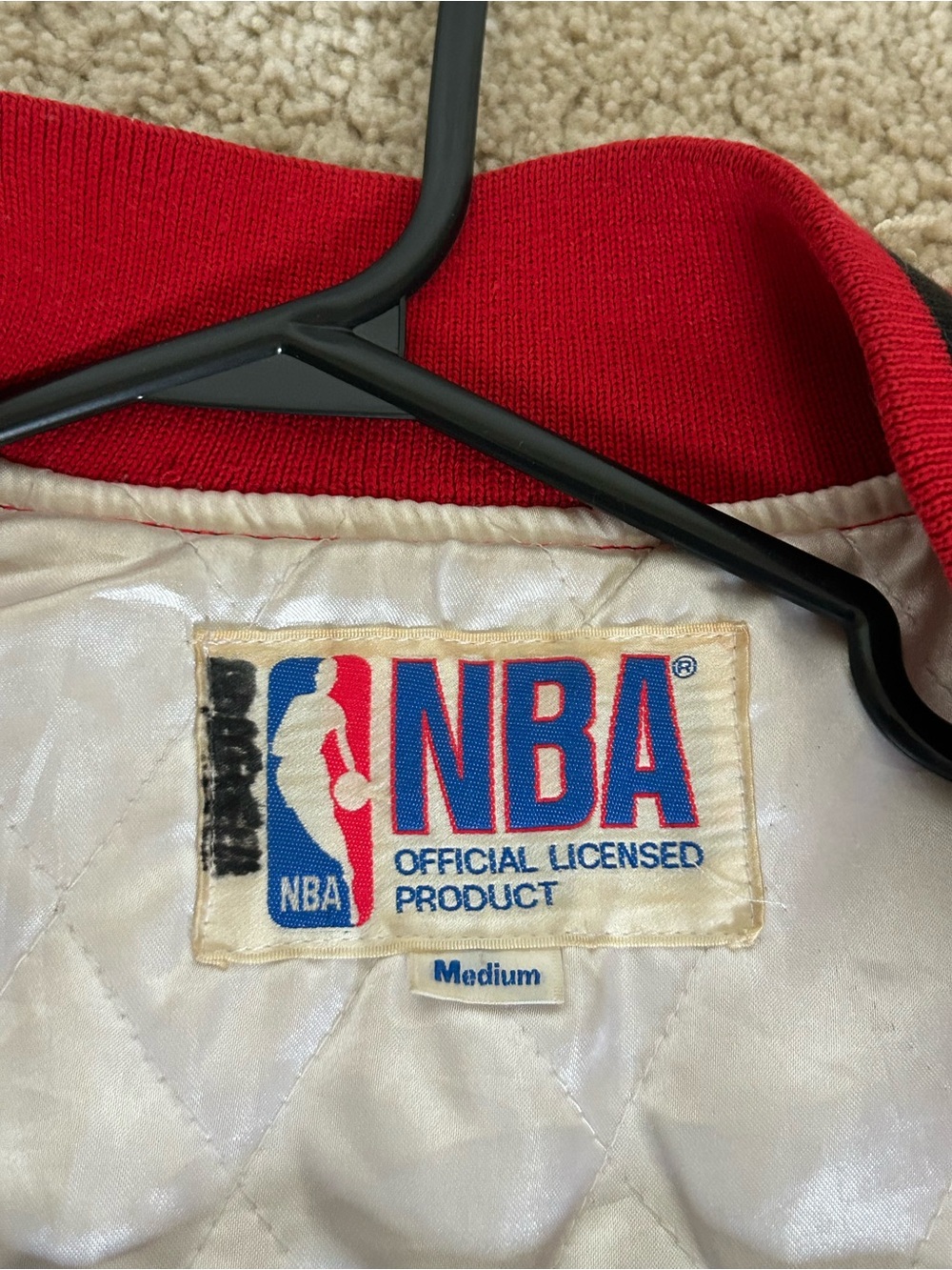 RARE - NBA Chicago Bulls Satin Bomber Jacket - Picture 5 of 6